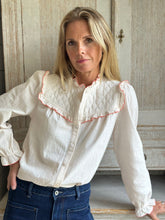 Lauren Shirt Cream and Coral